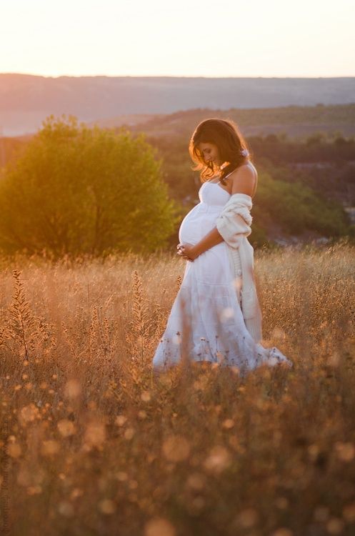 Beautiful Outdoor Maternity Photos