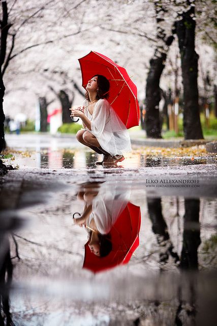 Pretty Girls Images In Rain