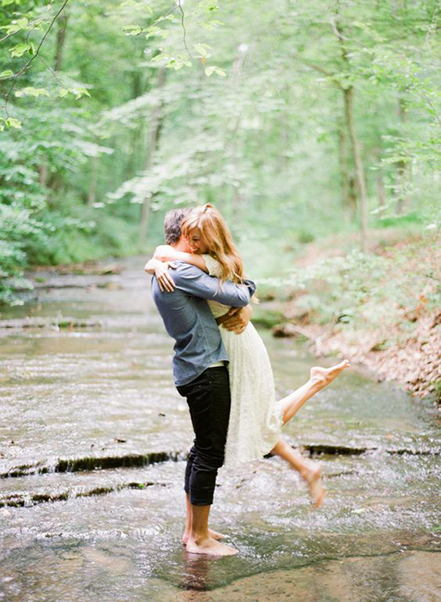 35 Most Romantic Couples Photography In Rain